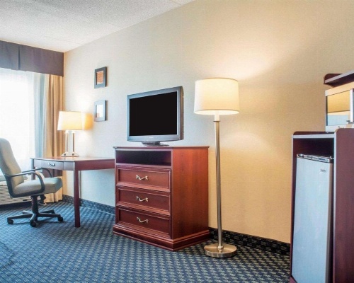 Comfort Inn & Suites Rochester Niagara Falls image 14
